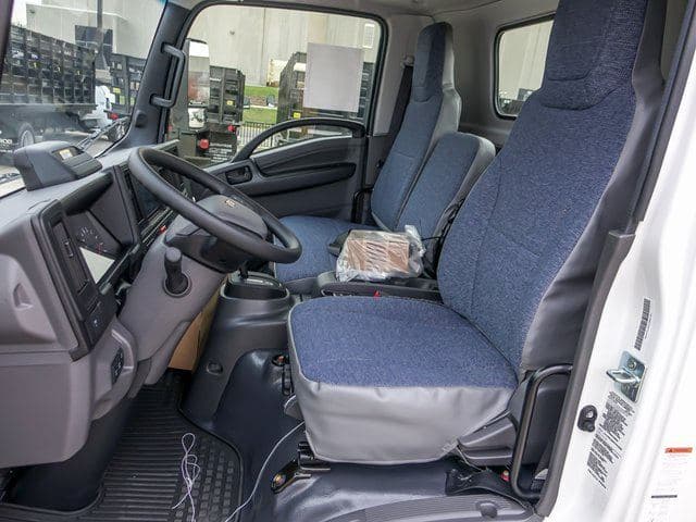 2025 Chevrolet 4500 HD LCF Diesel Base image 9