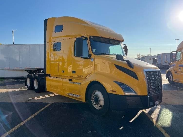 2022 Volvo VNL image 1