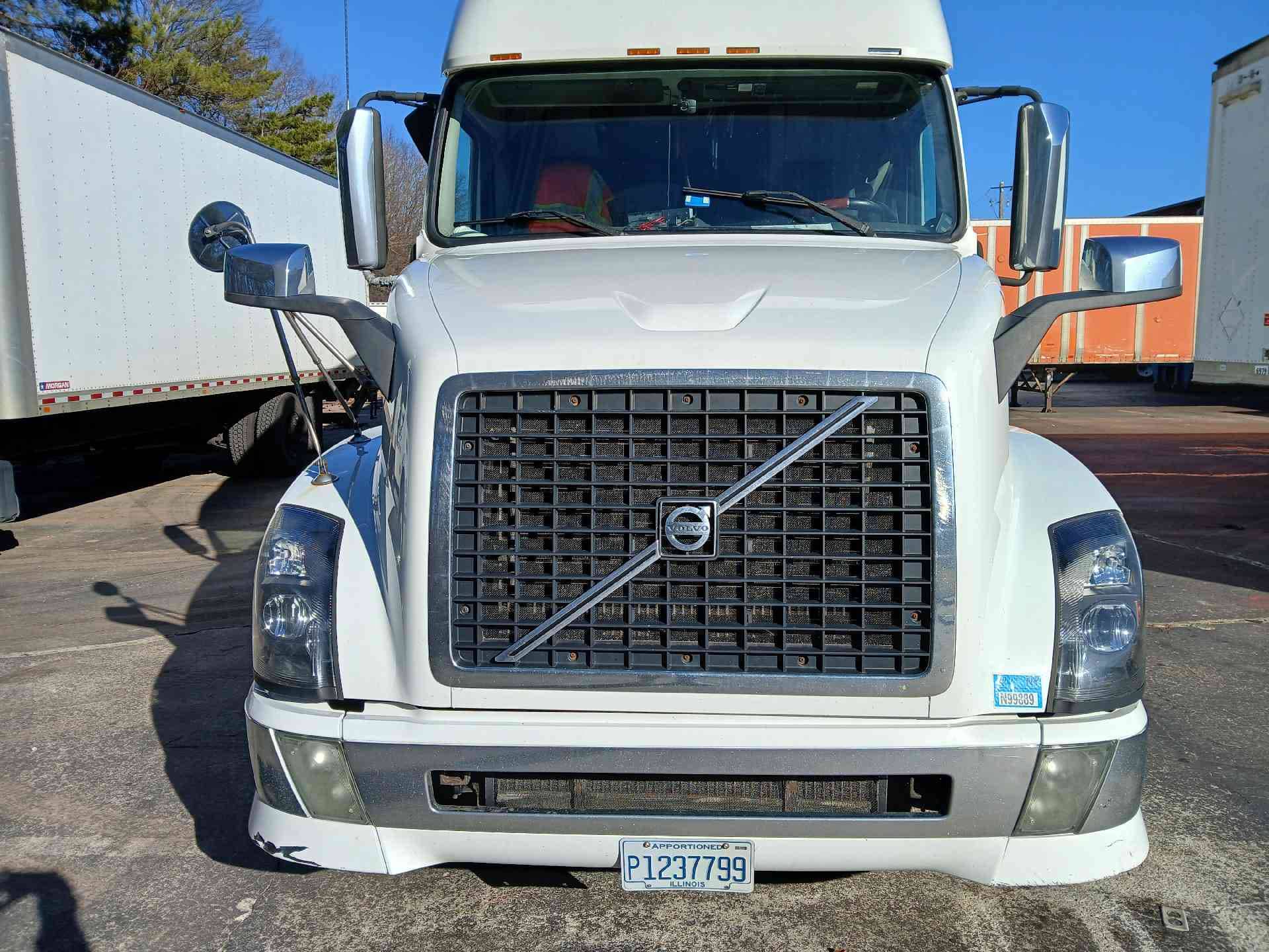 2007 Volvo VNL670 image 1