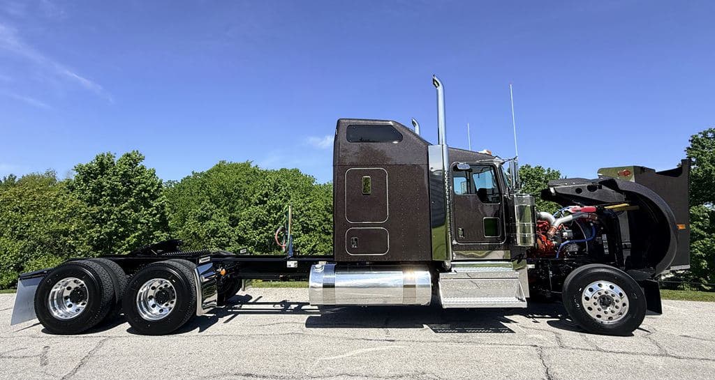 New 2027 KENWORTH W900L image 9