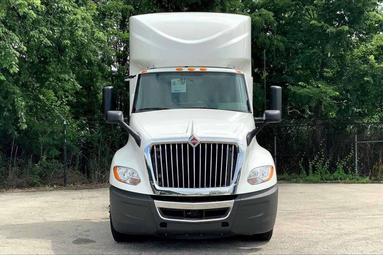 2020 International LT625 image 3