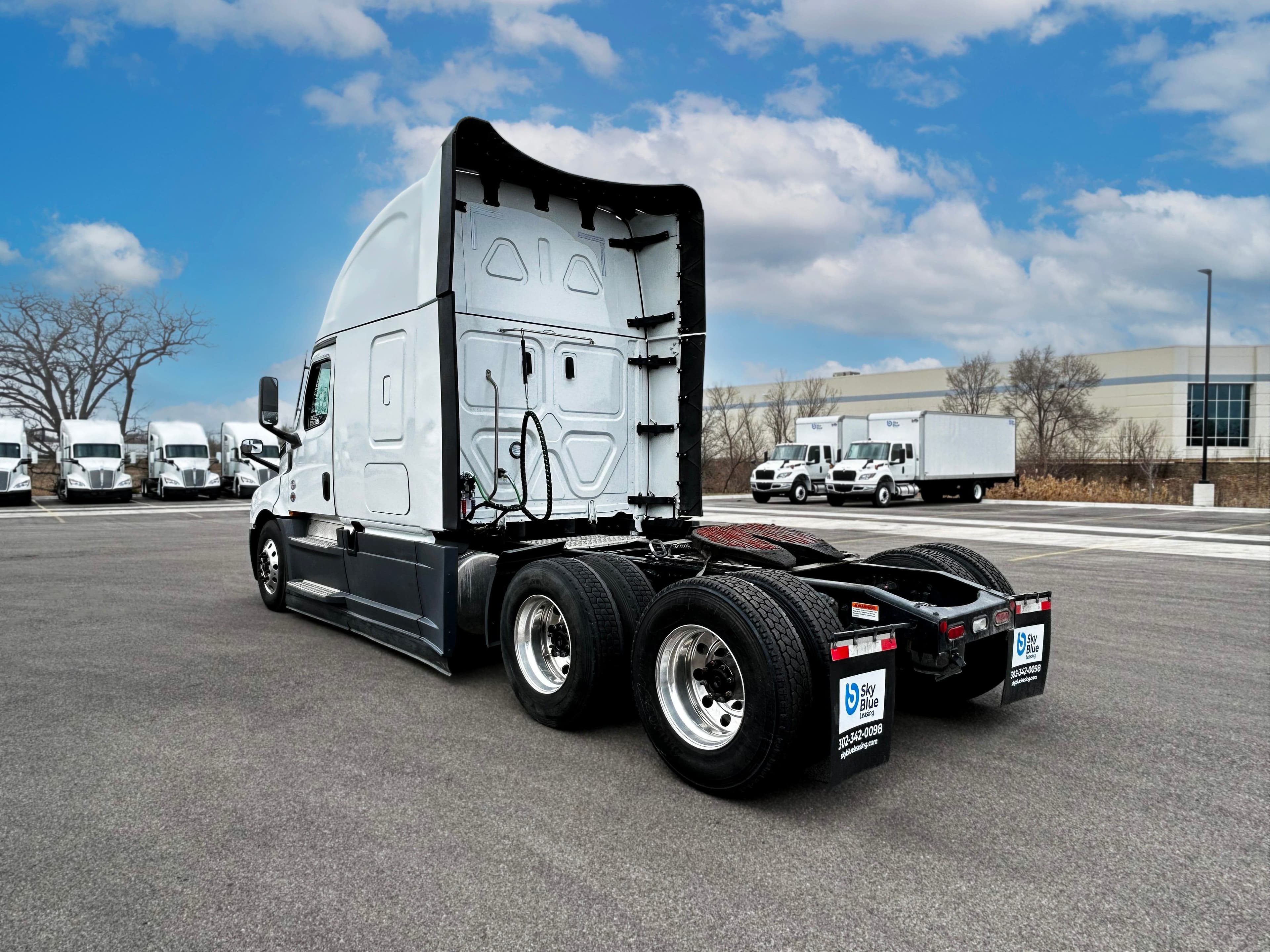 2025 Freightliner Cascadia image 4
