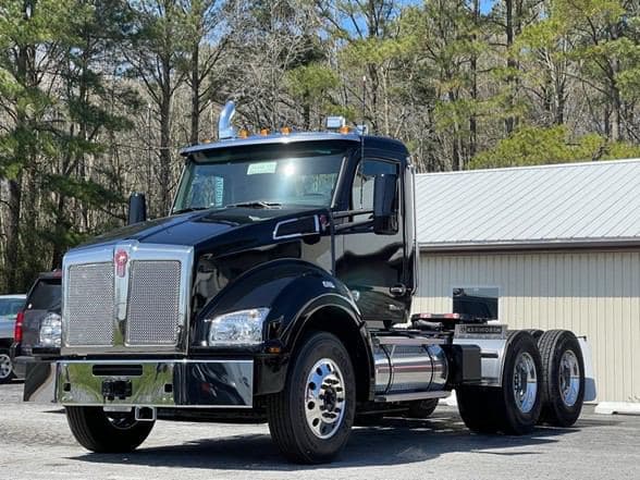 2026 Kenworth T880 image 12