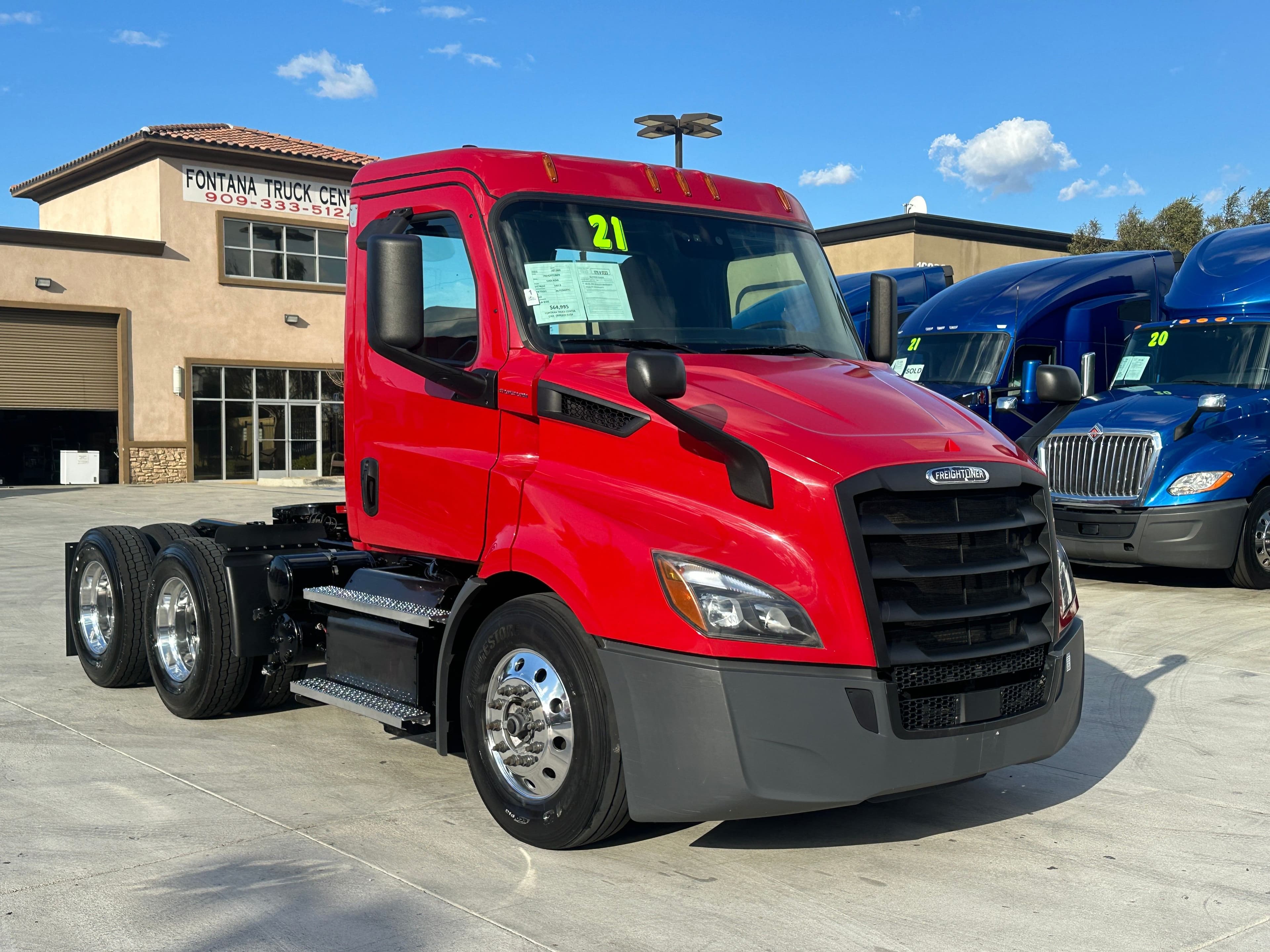 2021 Freightliner Cascadia 116 image 3