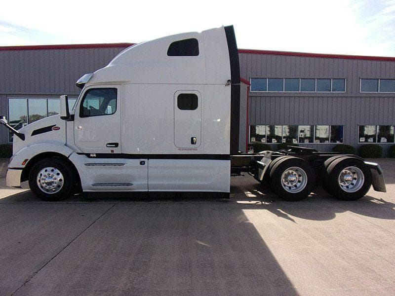 2023 Peterbilt 579 image 7