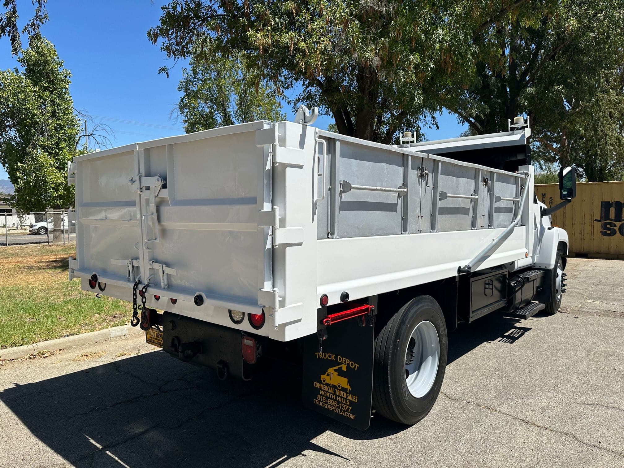 2009 GMC TOPKICK C7500 Dump Truck image 8