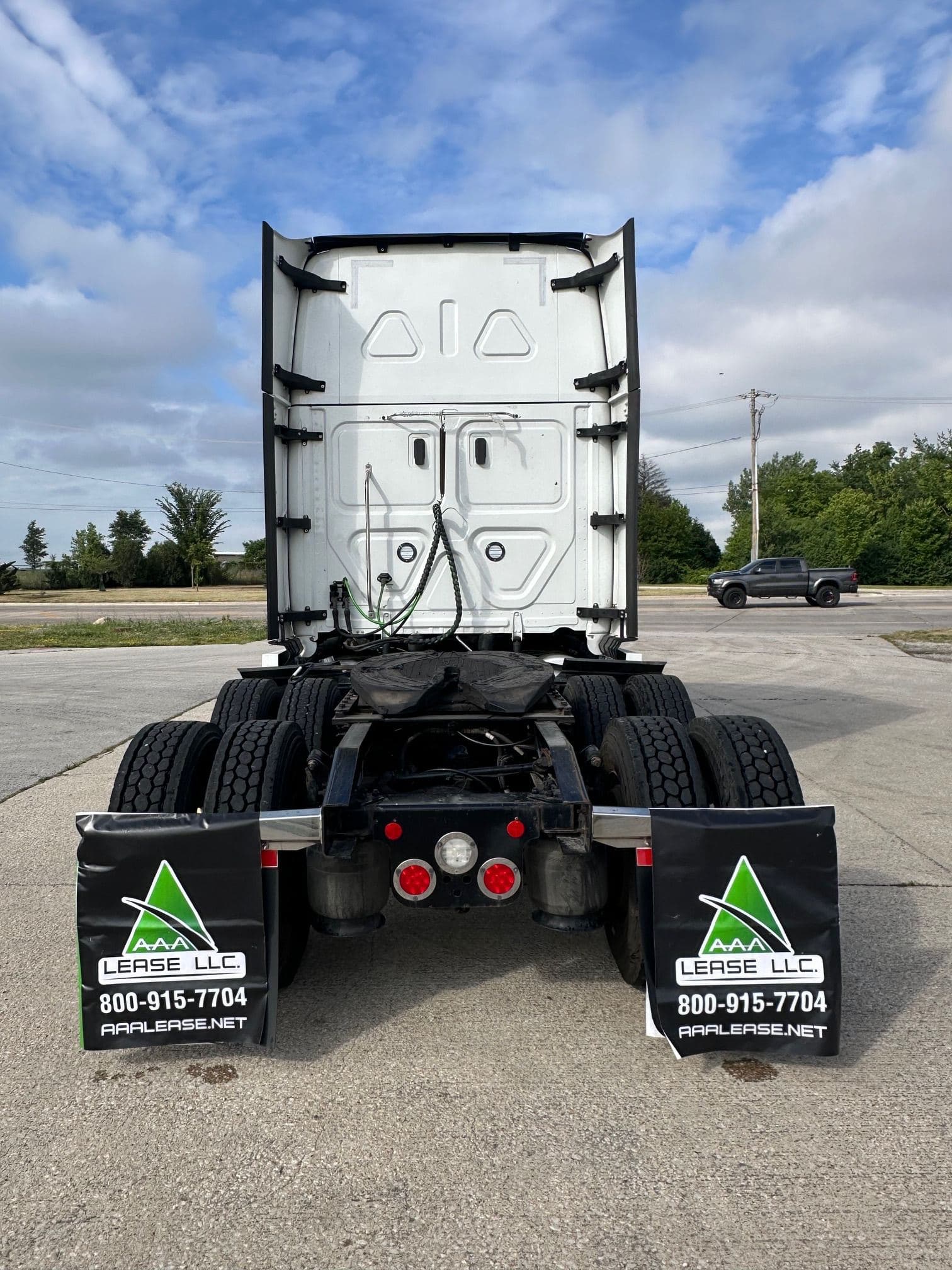 2022 Freightliner Cascadia image 8