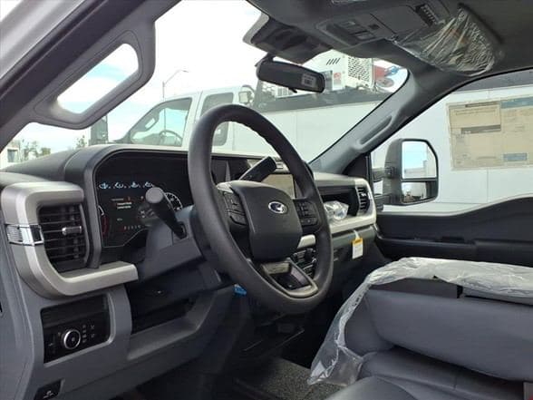 2025 Ford F450 image 11