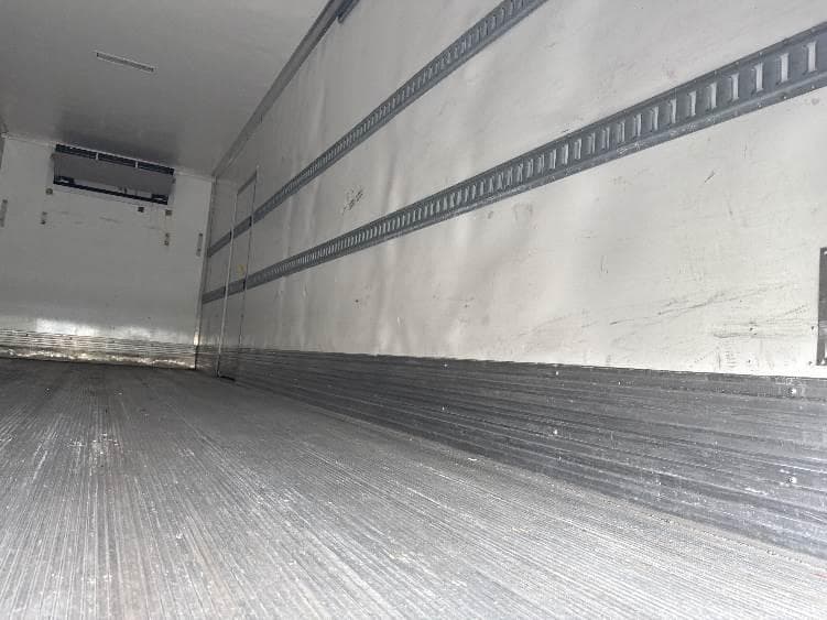 2022 International MV607 Refrigerated Truck - 220HP, 6 Speed Automatic, Carrier S9 image 11