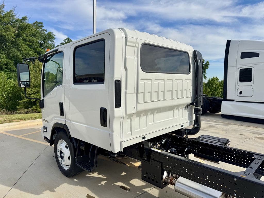 New 2027 ISUZU NPR-HD image 10