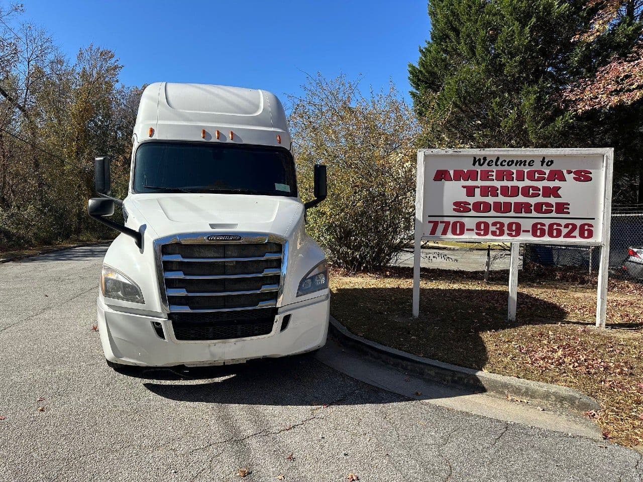 2019 Freightliner Cascadia 126 image 9