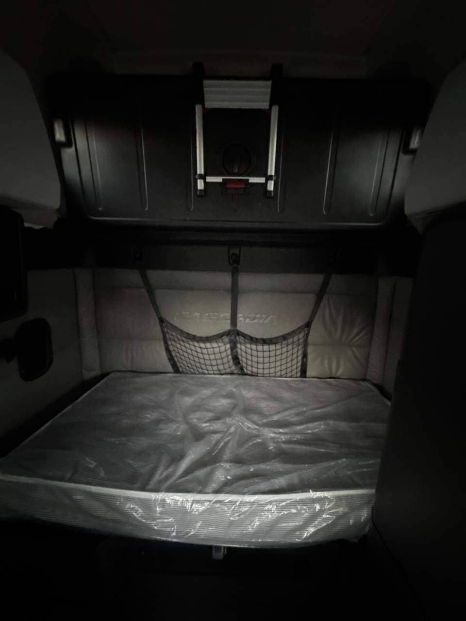 2022 Freightliner Cascadia image 14