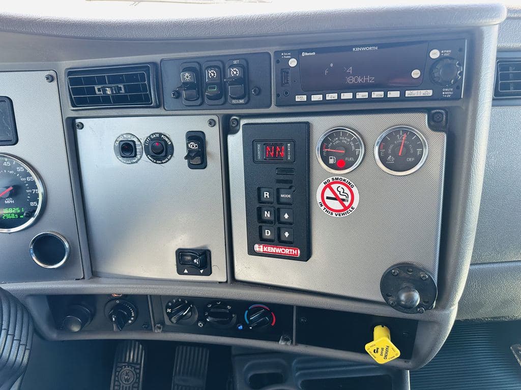 Used 2022 KENWORTH T270 image 29