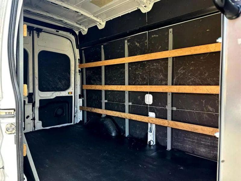 2021 Ford CF8000 image 18