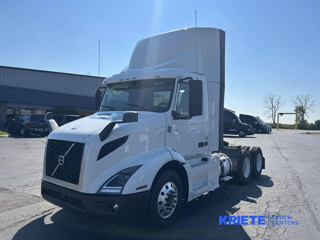 2020 Volvo VNR image 1