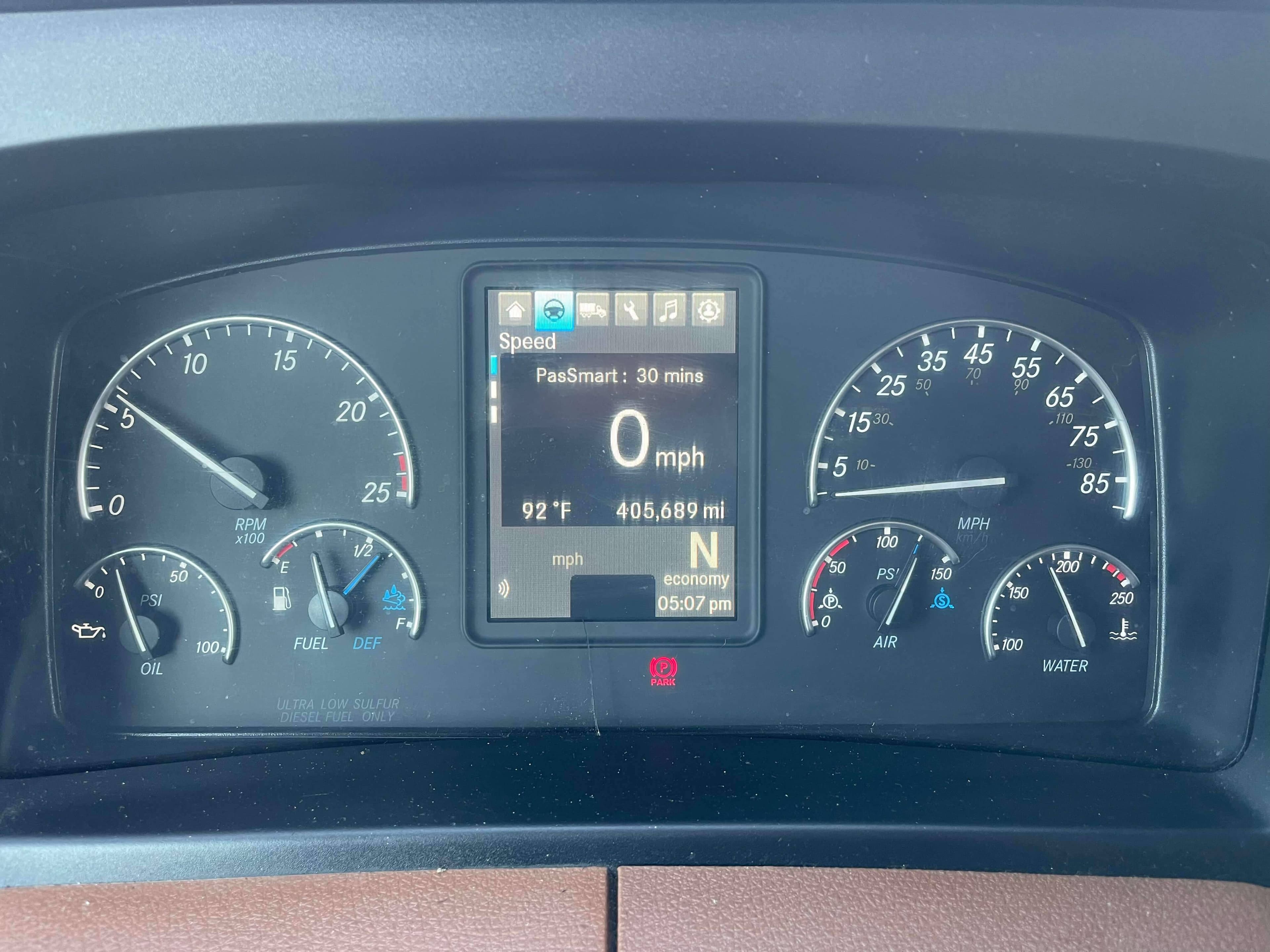 2021 Freightliner Cascadia 126 image 11