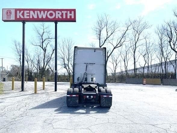 2020 Kenworth T680 image 3