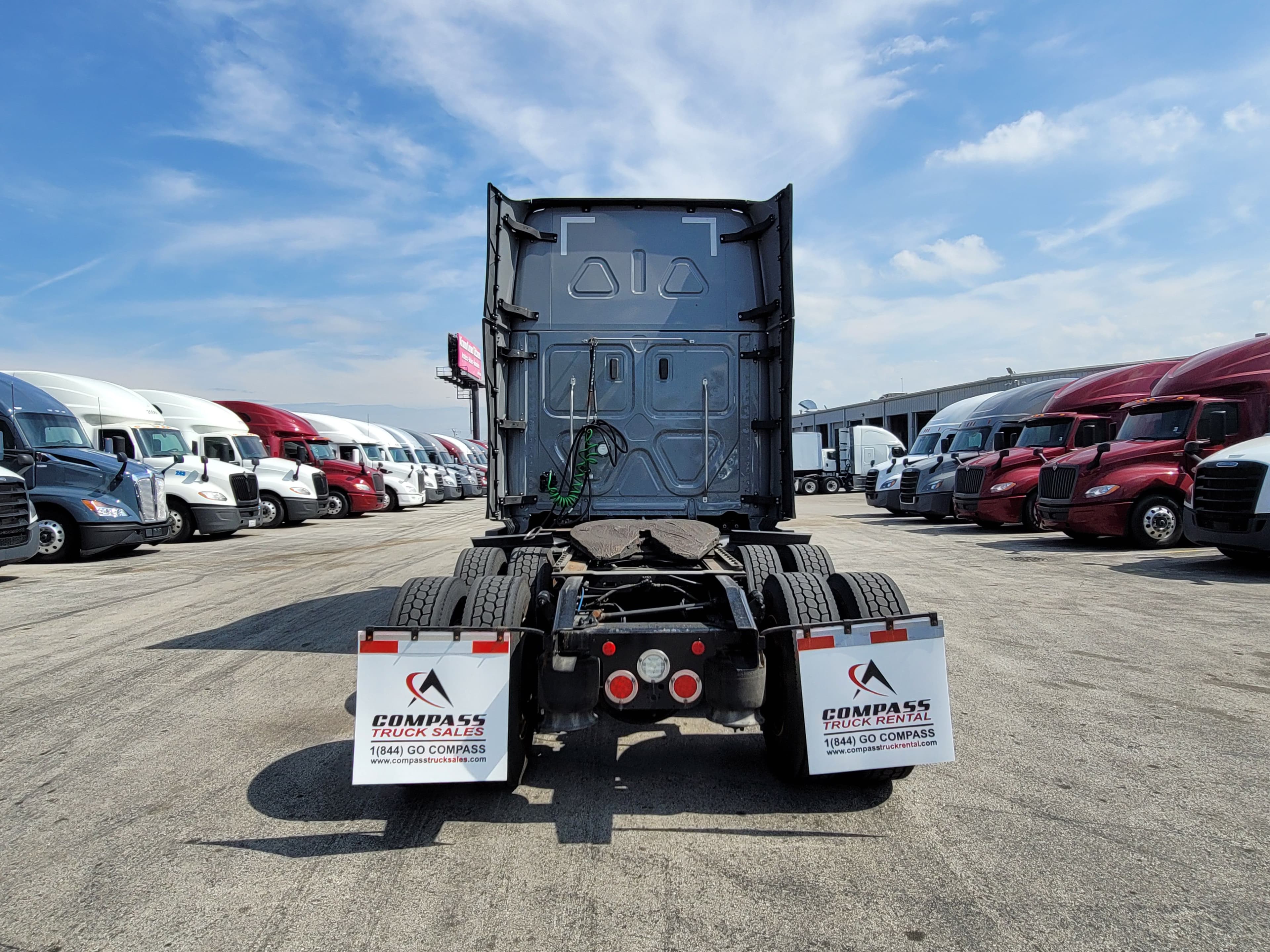 2023 Freightliner Cascadia 126 image 3