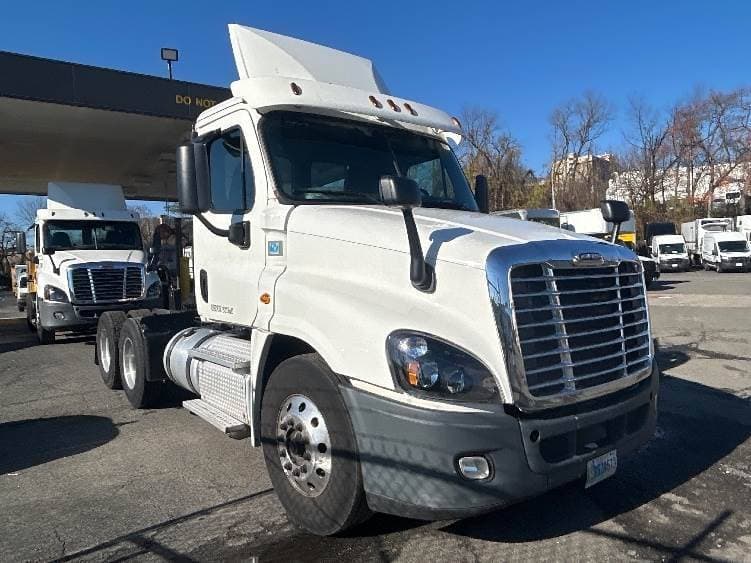 2018 Freightliner Cascadia image 1
