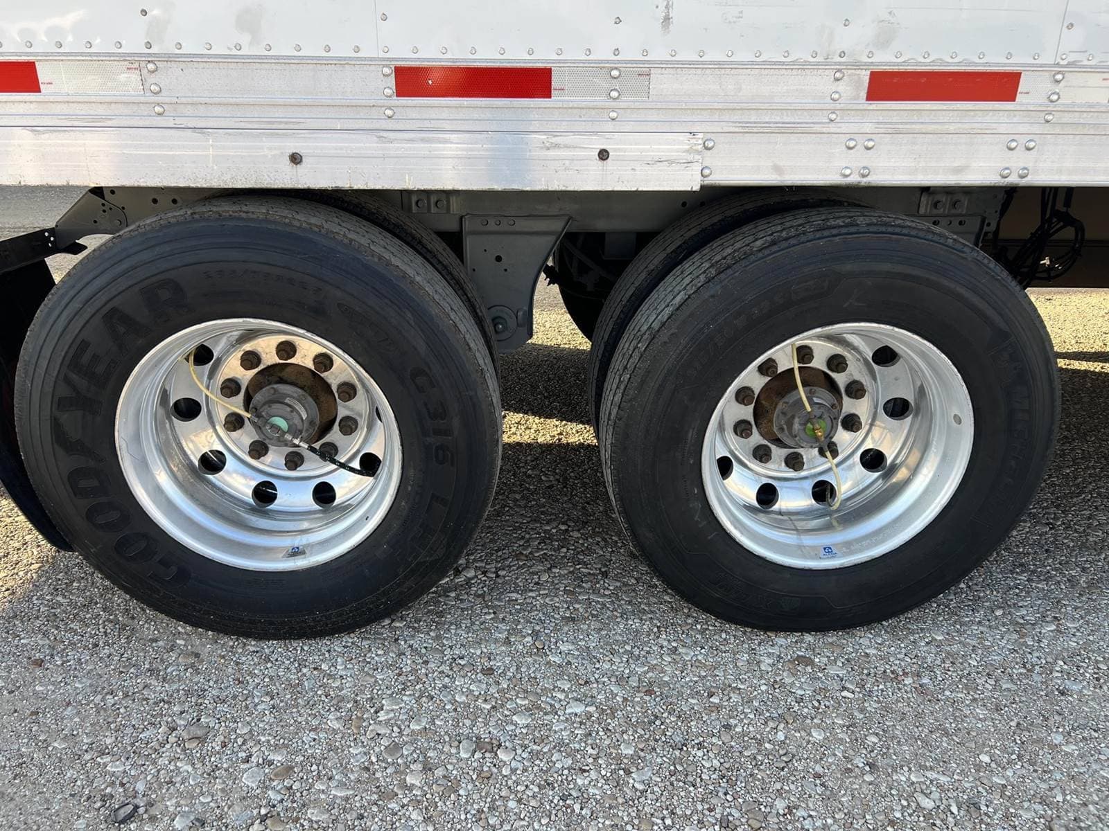 2019 Utility Reefer image 3