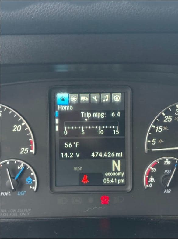 2022 Freightliner Cascadia image 9