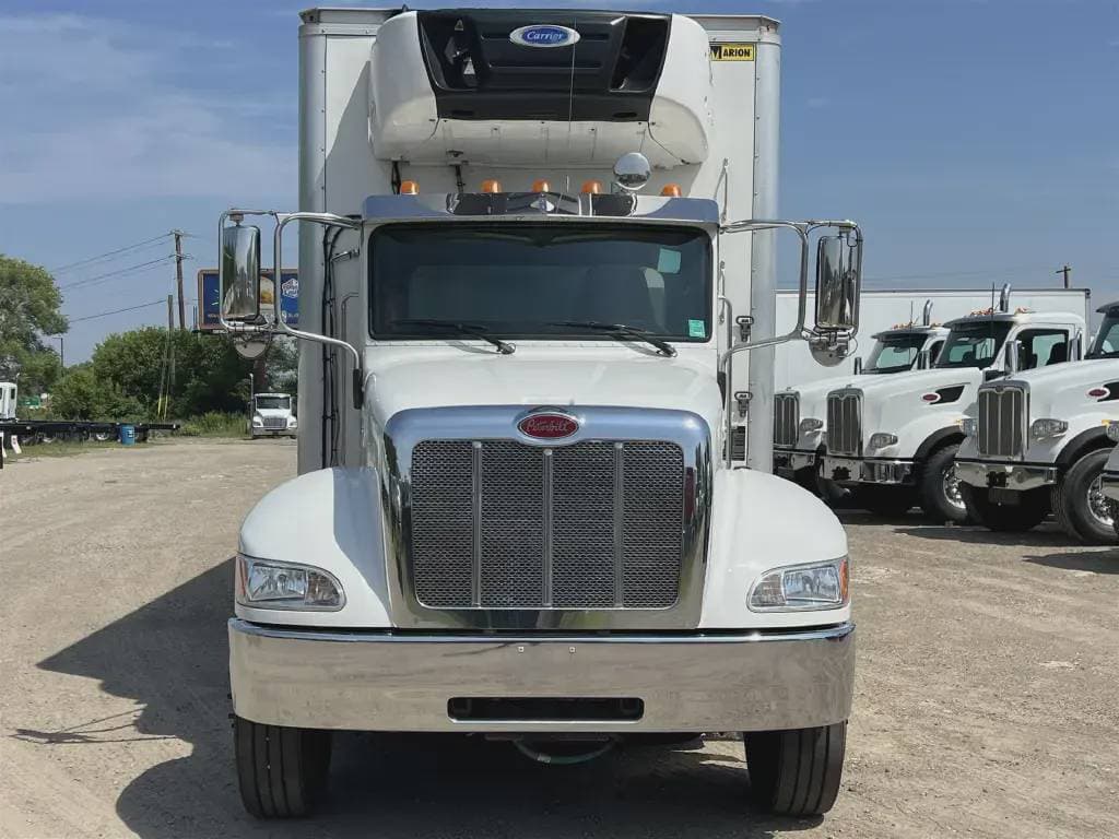 2022 Peterbilt 337 image 2
