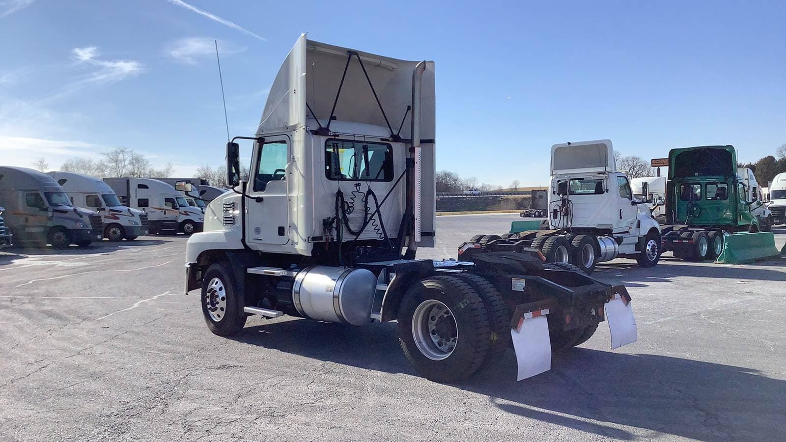 2019 Mack Anthem Day Cab Truck - Mack MP7, Automatic image 8
