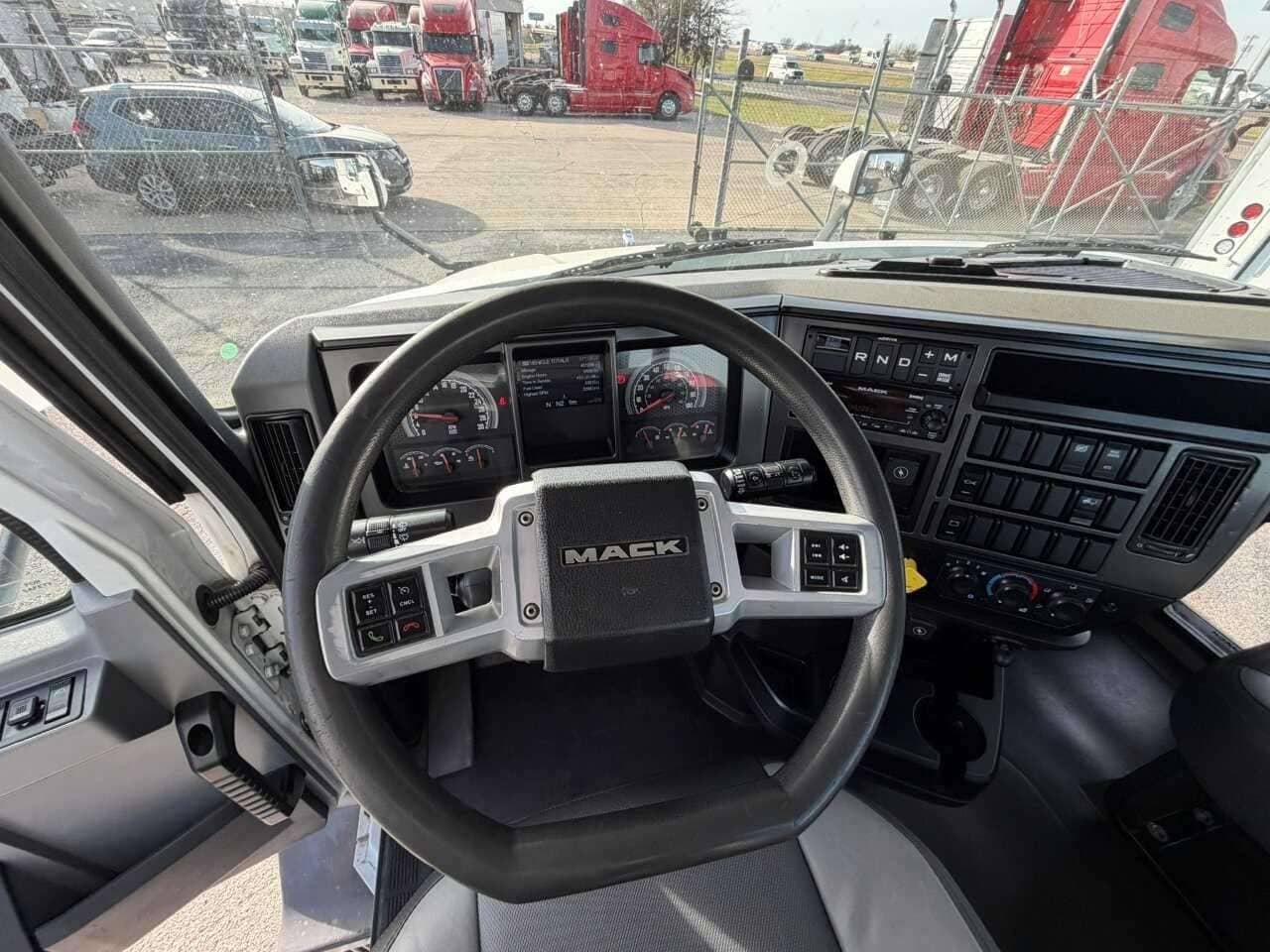 Used 2022 MACK ANTHEM Conventional - Day Cab in Fort Worth, TX image 12