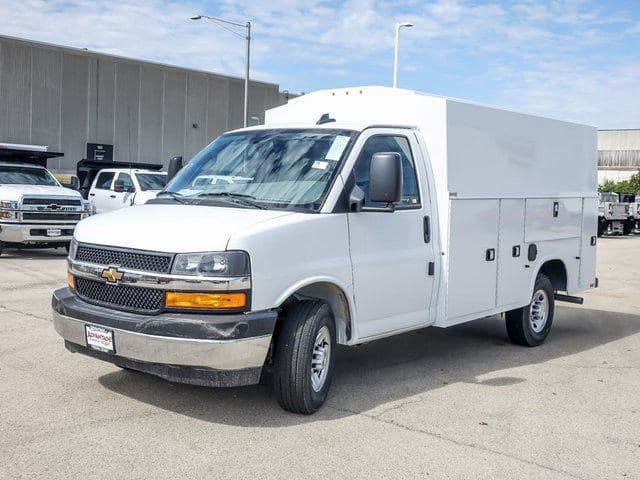 2025 Chevrolet Express 3500 Work Van Cutaway image 7