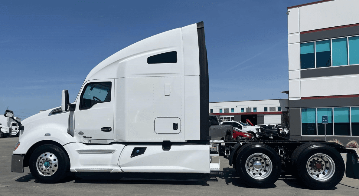 2022 Kenworth T680 image 3