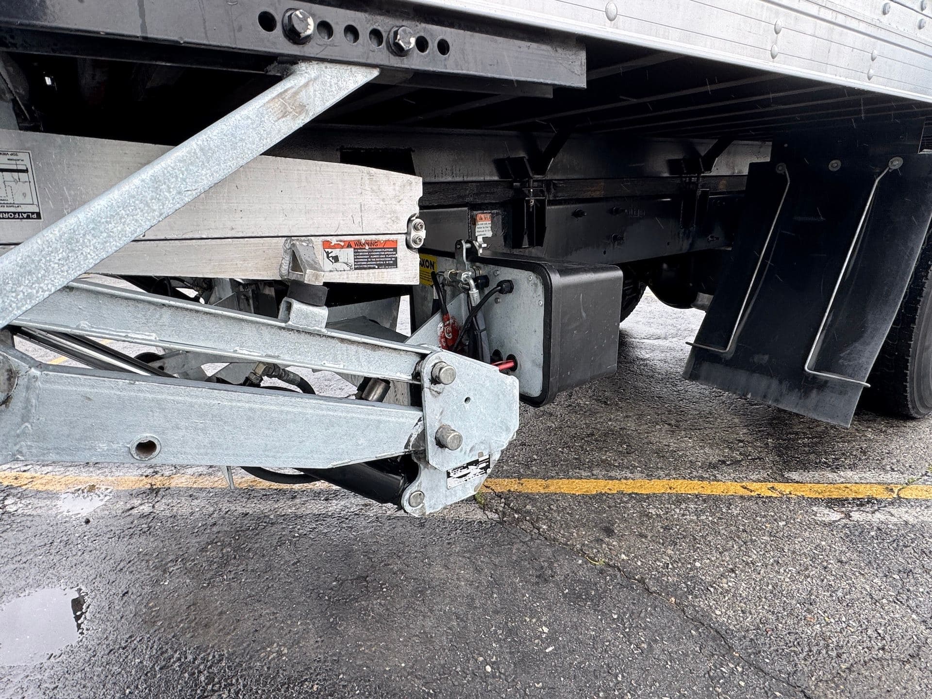 2018 Freightliner BUSINESS CLASS M2 106 image 12