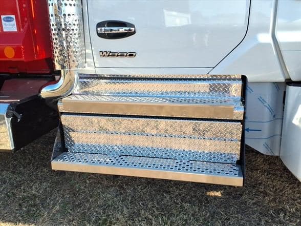 2026 Kenworth W990 image 3