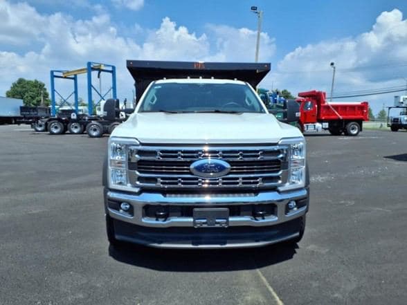 2025 Ford F550 image 7