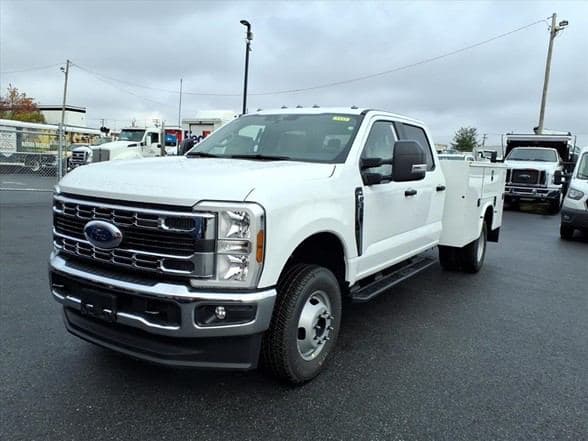 2026 Ford F350 SD XL image 2