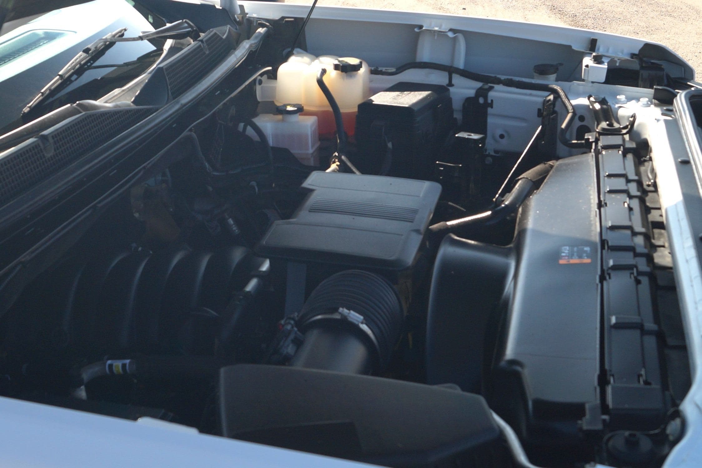 2023 Chevrolet Silverado 2500 WT - 8ft Flatbed - 4WD 6.6L V8 image 32