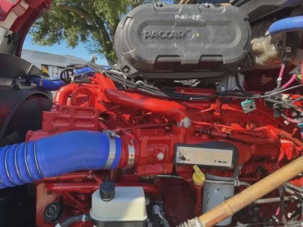 2022 Peterbilt 579 image 5