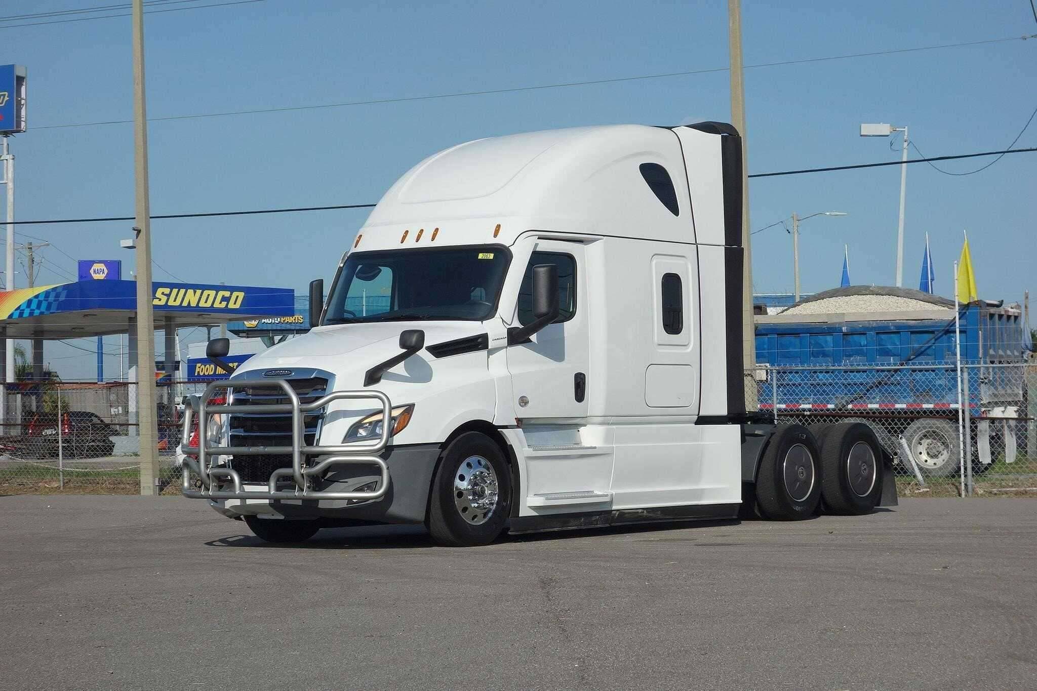 Used 2024 FREIGHTLINER CASCADIA 126 Conventional - Sleeper Truck image 1