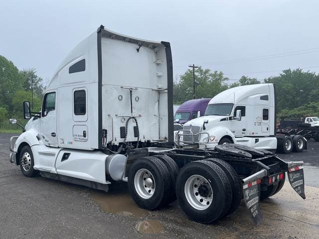2021 Kenworth T680 image 2