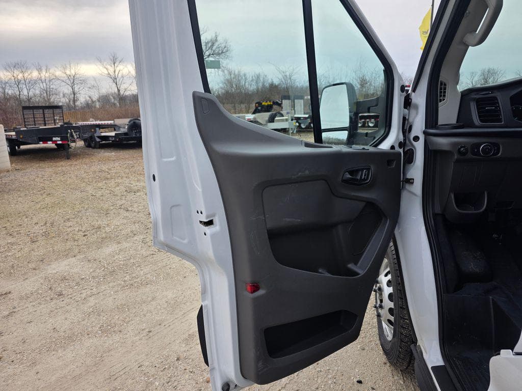 2024 Ford Transit-350 Base image 35