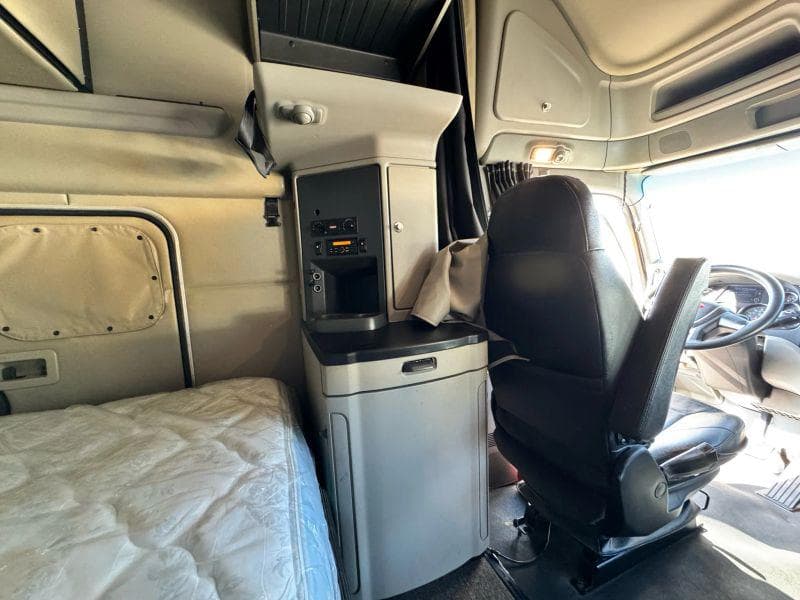 2022 Peterbilt 579 image 47