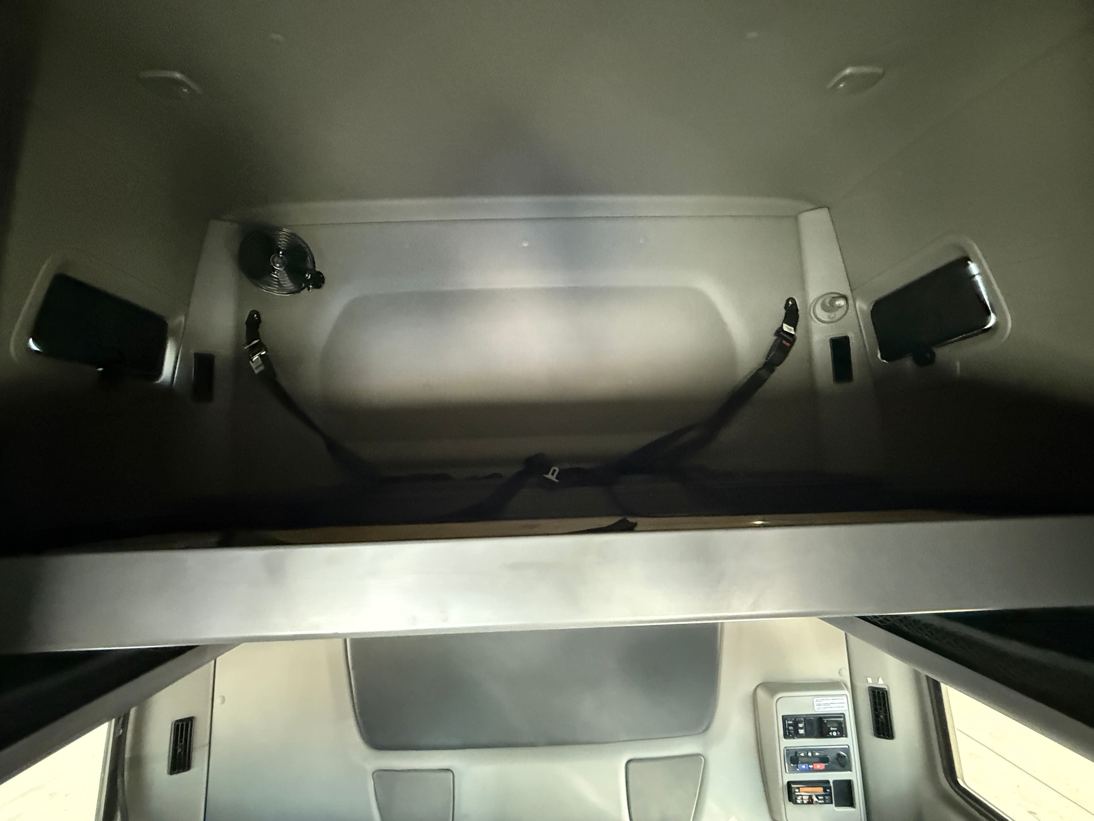 2021 International LT image 16