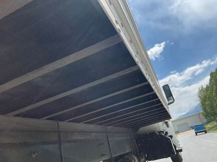 2022 International MV607 Box Truck - 220HP, 6 Speed Automatic, Roll up Door image 14