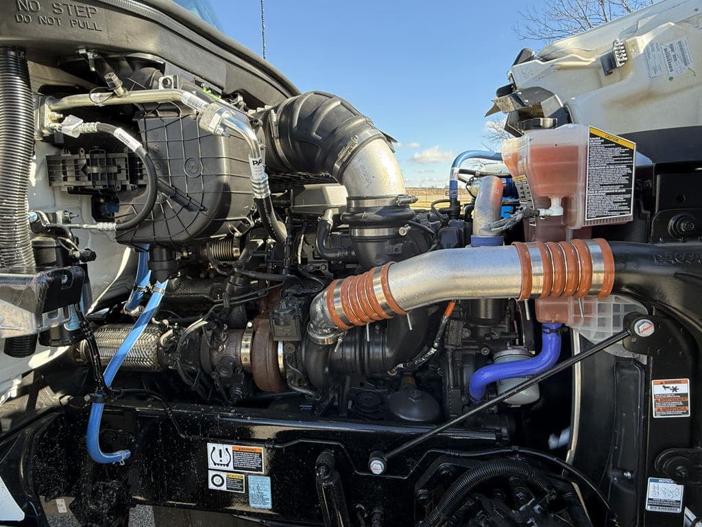 New 2026 KENWORTH T880S image 18