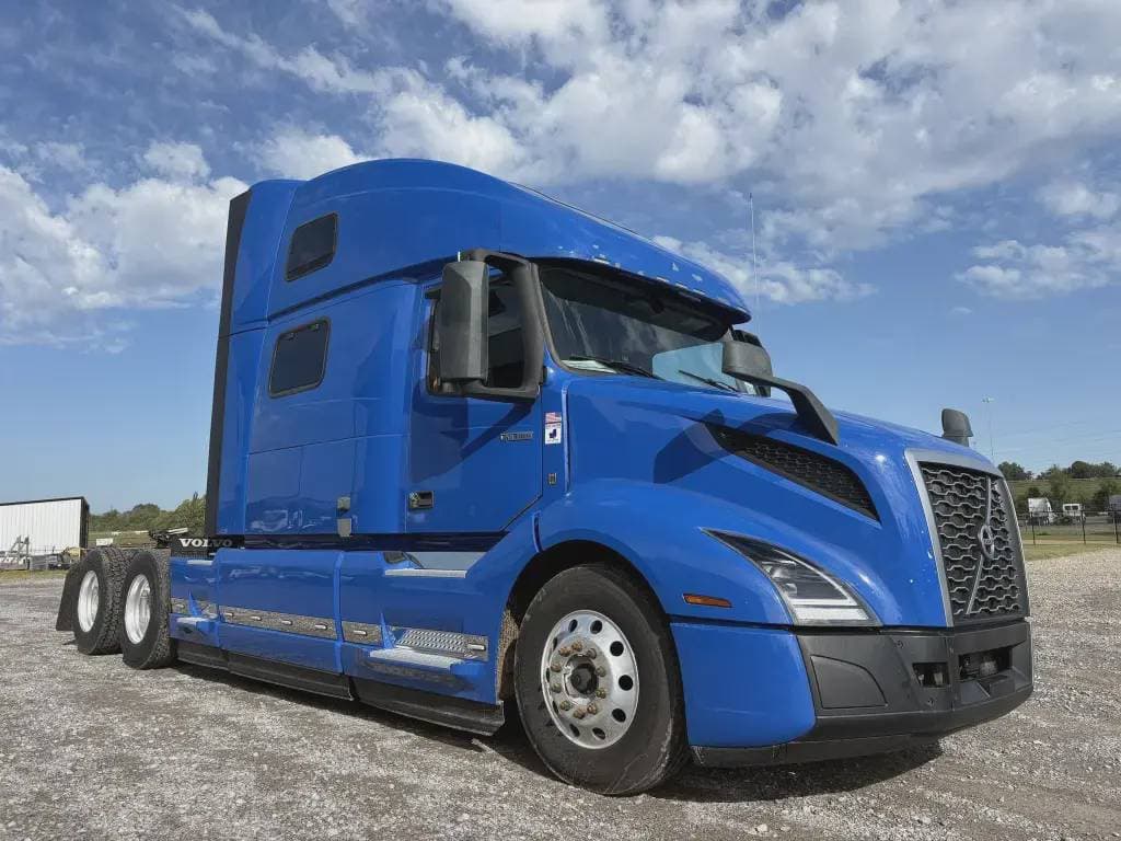2022 Volvo VNL image 4