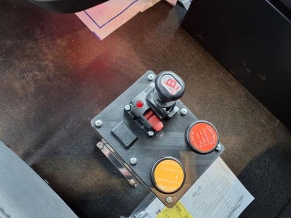 2025 Kenworth T880 image 15