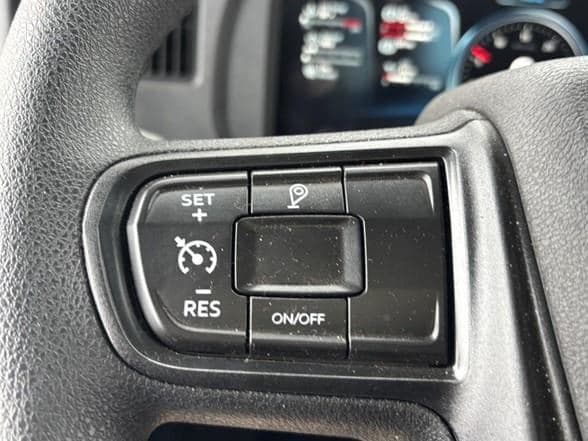 2025 Kenworth T880 image 18