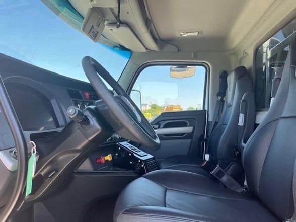 2024 Kenworth T880 image 5