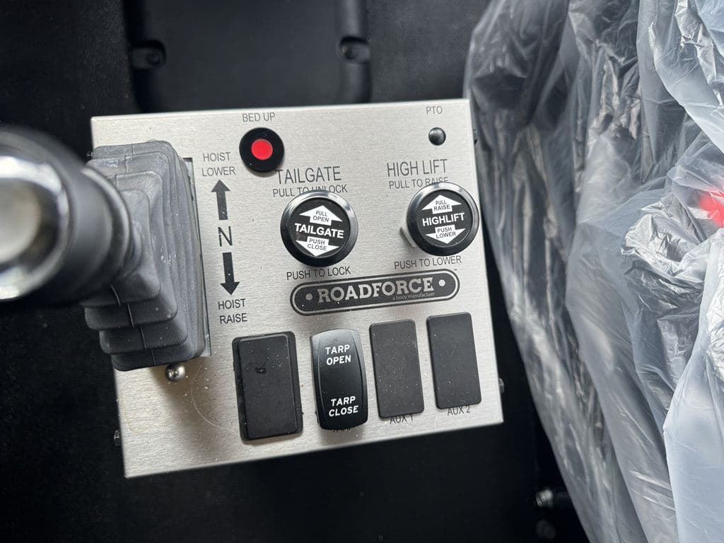 New 2026 KENWORTH T880 image 15
