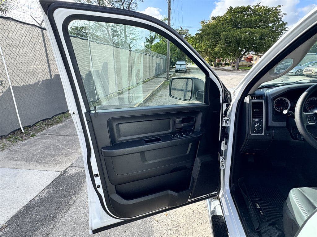 2020 Ram 1500 DS image 27