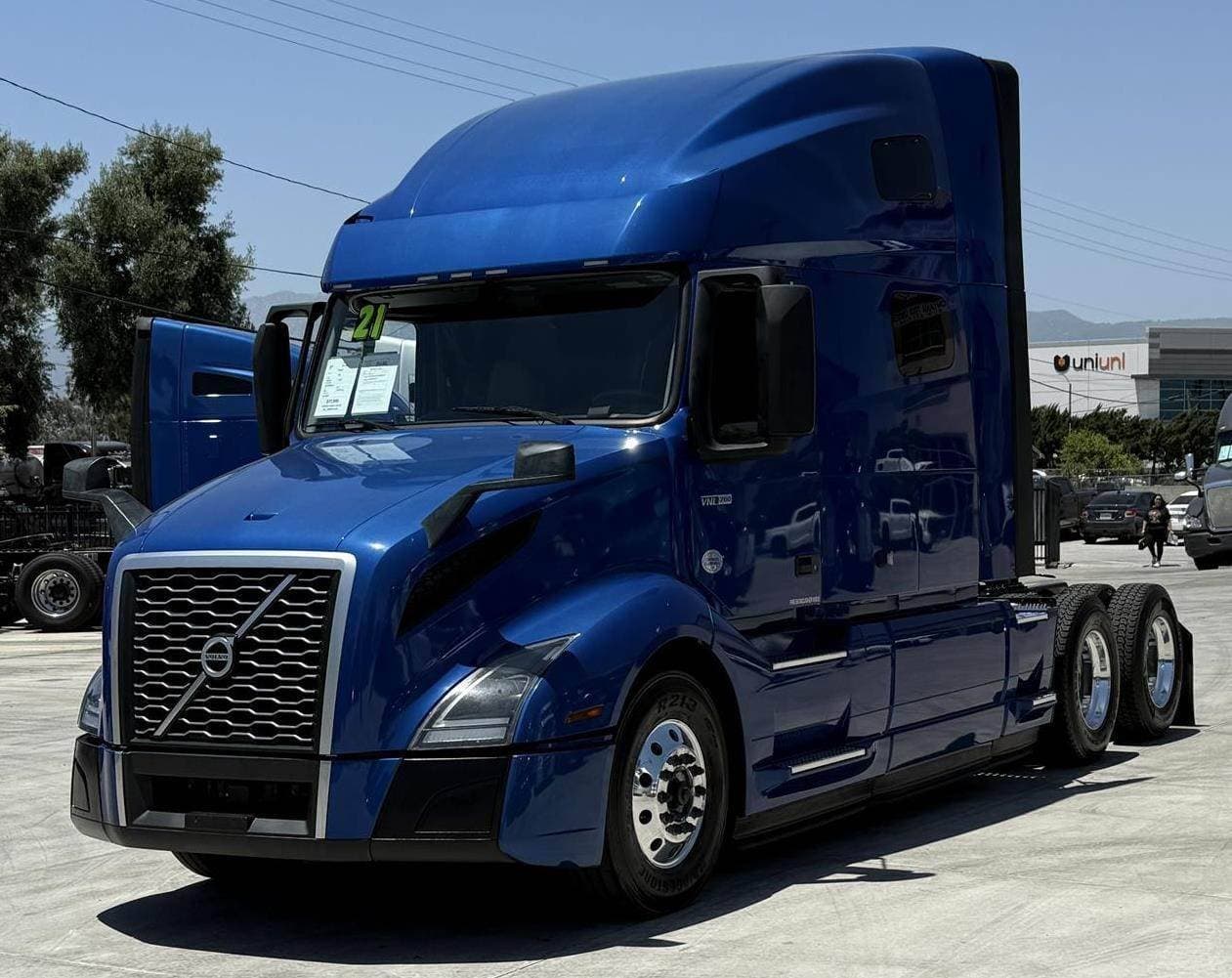 2021 Volvo VNL64T760 image 5